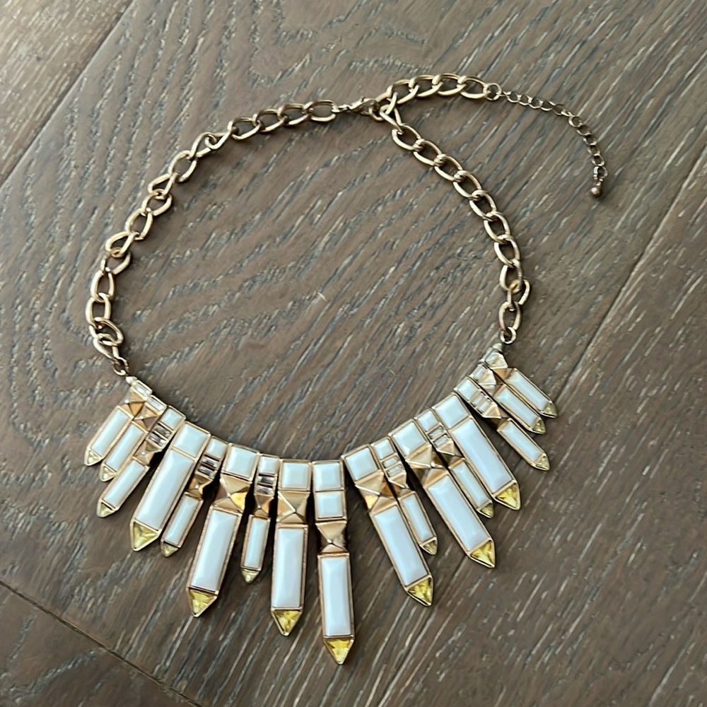Statement necklace, adjustable length